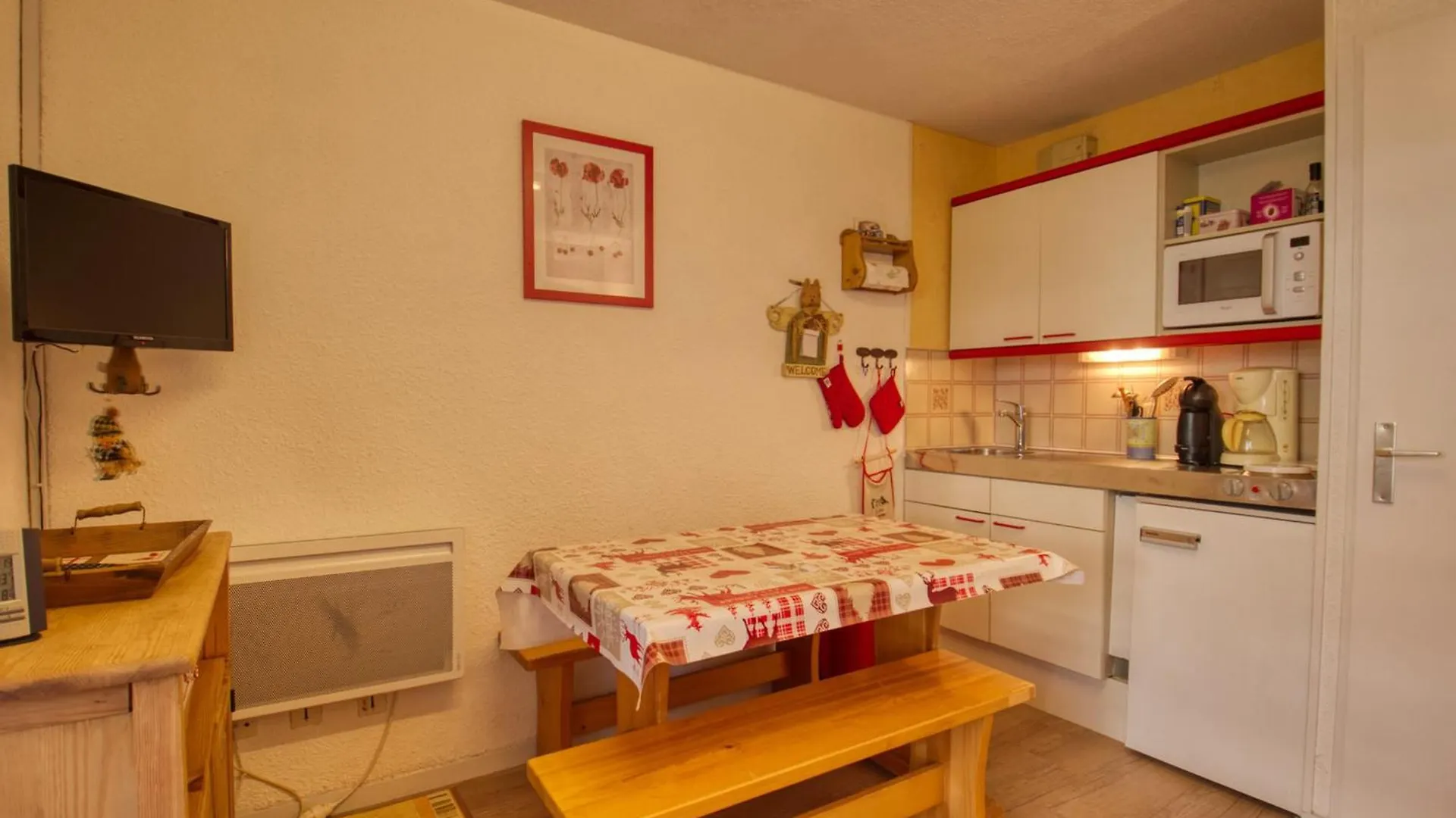 Charmant Studio 4 Pers. Pied Pistes, Balcon, Cuisine Equipee - Fr-1-642-51 모리론 0*,  프랑스